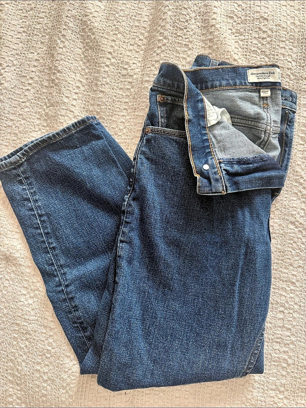 Abercrombie & Fitch Curve Love Ultra High Rise Cropped Jeans Waist 28 Blue